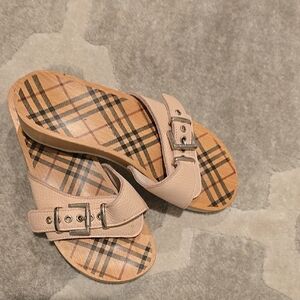 Burberry Beige Women's Sandals